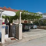 Ana