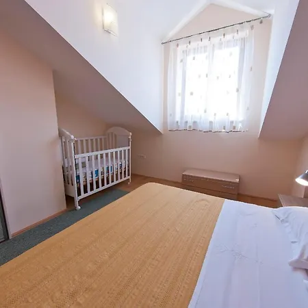 Ana * Zaton (Dubrovnik-Neretva)